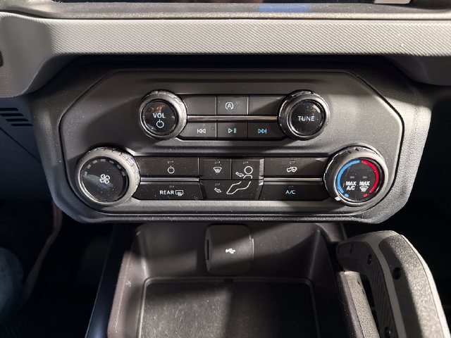 Used 2024 Ford Bronco Big Bend AWD/4WD image 32