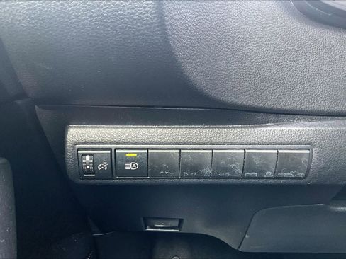 Used 2025 Toyota Corolla LE image 32