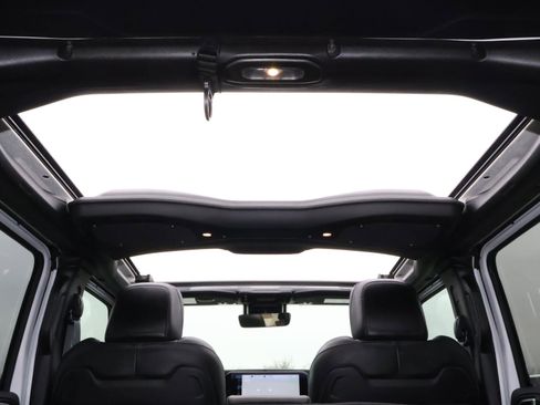 Used 2024 Jeep Wrangler High Altitude image 24