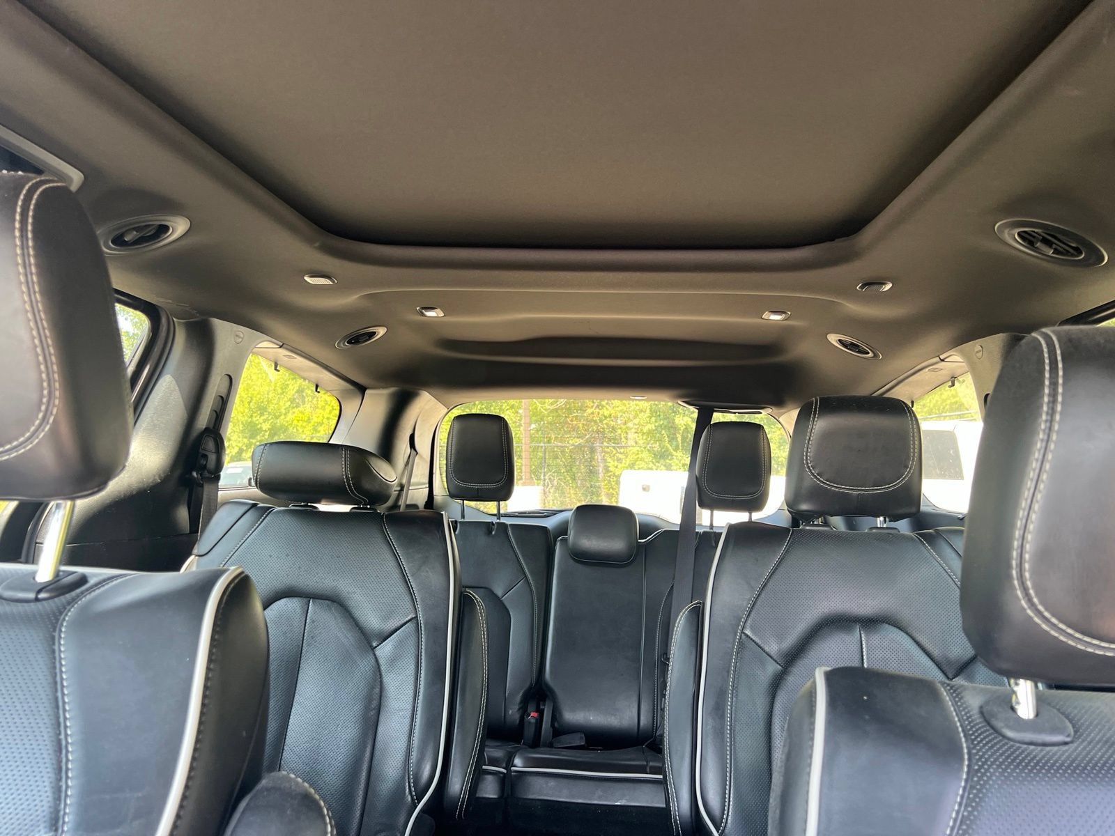 Used 2025 Chrysler Pacifica Limited FWD image 38