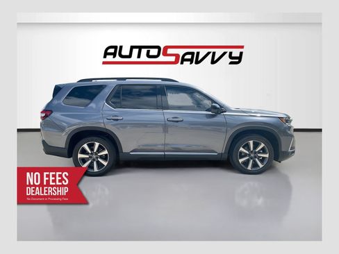 Used 2025 Honda Pilot Elite image 1
