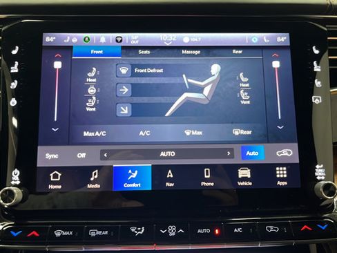 Used 2022 Jeep Grand Wagoneer Series III w/ Rear Seat Video Group 1 AWD/4WD image 18