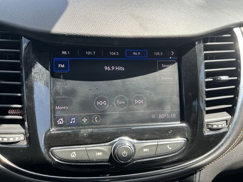 Used 2020 Chevrolet Trax Premier FWD image 23