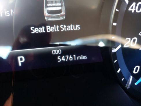 Used 2021 Toyota Highlander XLE image 3