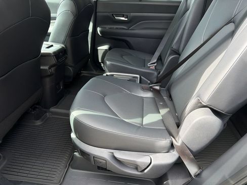 New 2026 Toyota Grand Highlander XLE FWD image 15