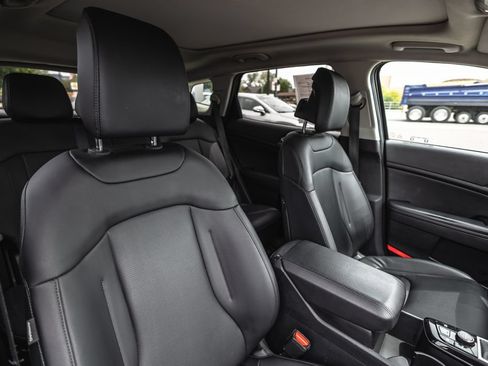 Used 2024 Kia Sportage EX AWD/4WD image 28