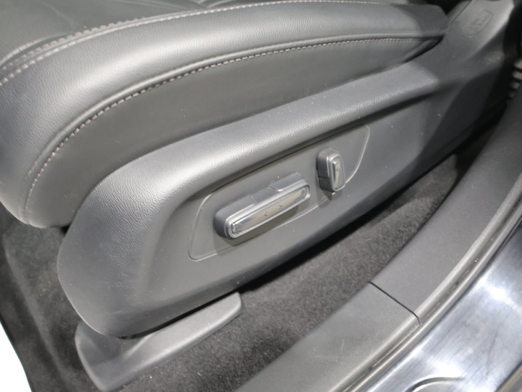 Used 2025 Honda HR-V EX-L image 12