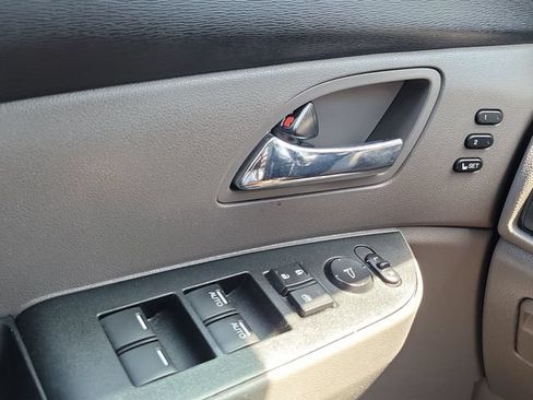 Used 2016 Honda Odyssey Touring Elite image 19