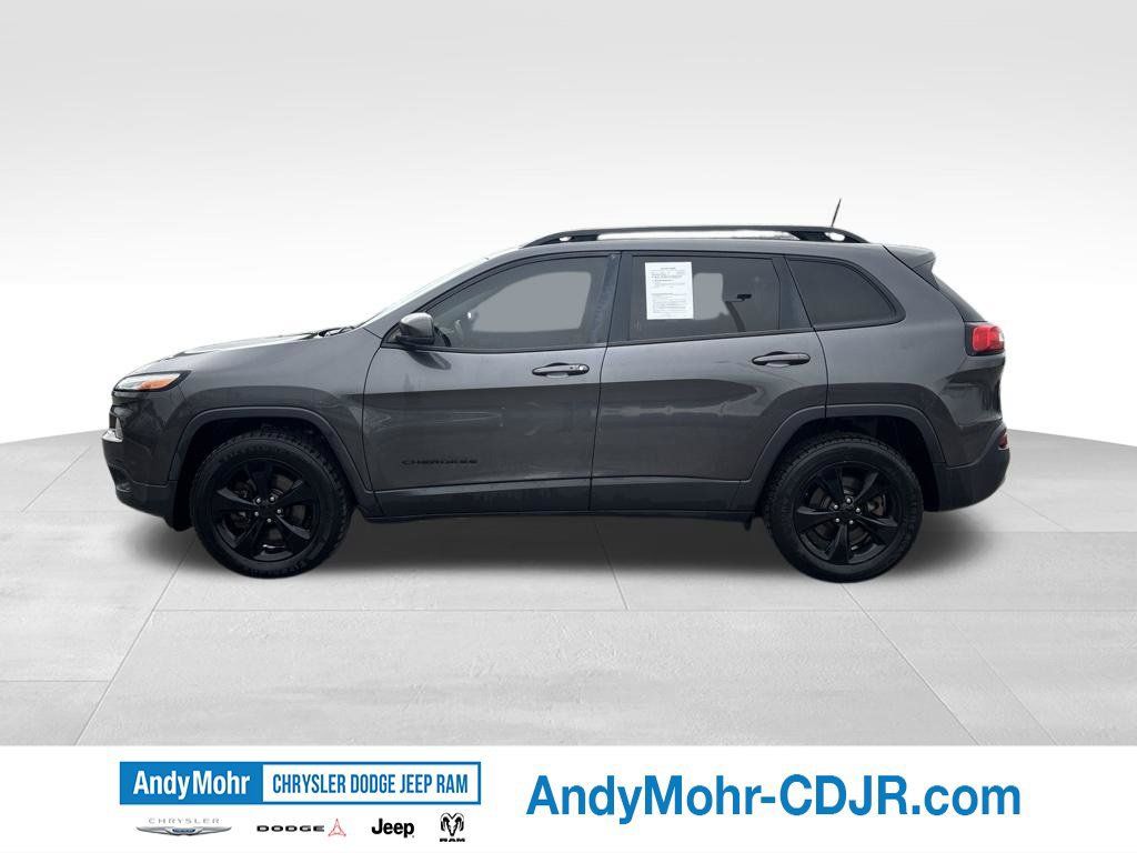 Used 2017 Jeep Cherokee Limited AWD/4WD image 4