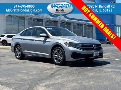 Used 2022 Volkswagen Jetta SE w/ Panoramic Sunroof Package