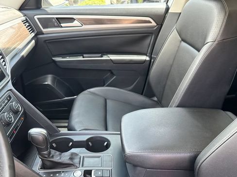 Used 2019 Volkswagen Atlas SE w/ Panoramic Sunroof Package FWD image 14