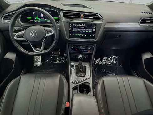 Used 2023 Volkswagen Tiguan SE R-Line image 12