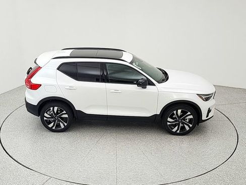 New 2026 Volvo XC40 B5 Plus w/ Protection Package Premier AWD/4WD image 16