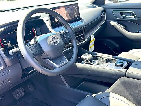 New 2026 Nissan Rogue Platinum AWD/4WD image 9