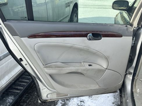 Used 2008 Buick Lucerne CXS image 11