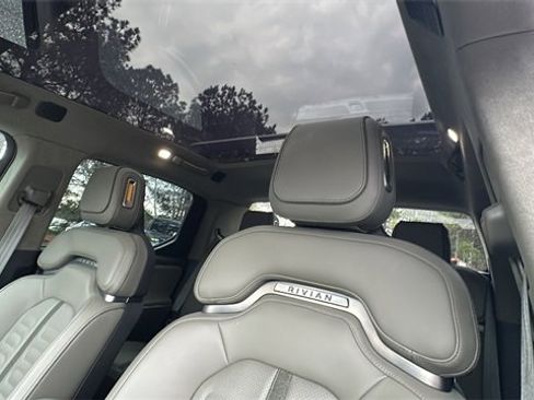 Used 2023 Rivian R1T Adventure image 31