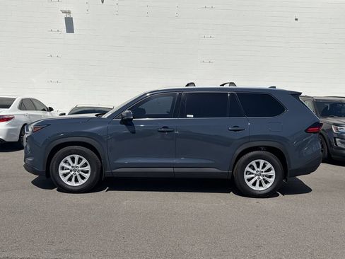 Used 2025 Toyota Grand Highlander FWD image 2