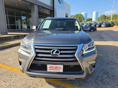 Used 2017 Lexus GX 460 Premium w/ Premium Package AWD/4WD image 2