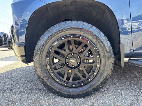 Used 2019 Chevrolet Silverado 1500 Custom Trail Boss w/ Custom Convenience Package AWD/4WD image 4