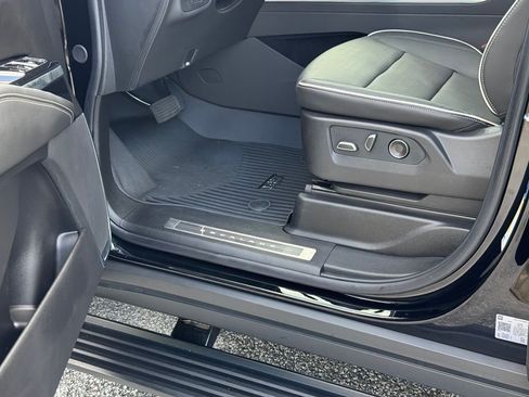 Used 2026 Cadillac Escalade Luxury w/ LPO, Floor Liner Package AWD/4WD image 25