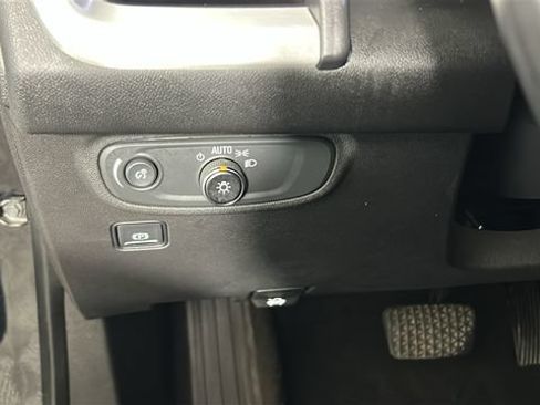 Used 2020 GMC Terrain SLE w/ Driver Convenience Package AWD/4WD image 19