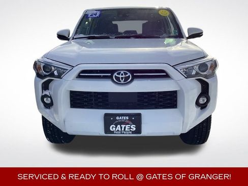 Used 2024 Toyota 4Runner SR5 Premium image 3