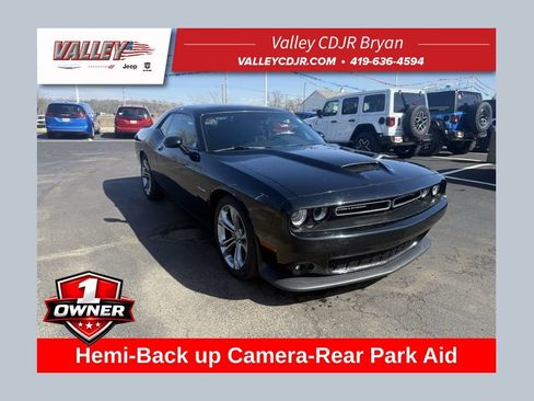 Used 2022 Dodge Challenger R/T RWD image 1