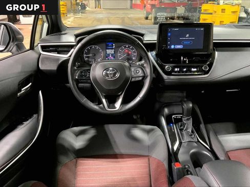 Certified 2025 Toyota Corolla SE image 5