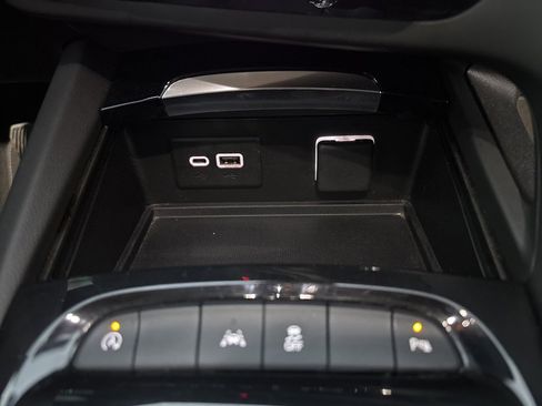 Used 2023 Buick Envision Essence image 30