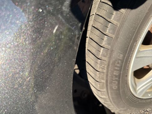 Used 2017 Toyota Yaris LE w/ Carpet Mat Package FWD image 5