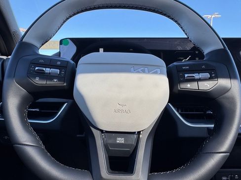 New 2025 Kia K4 GT-Line image 14