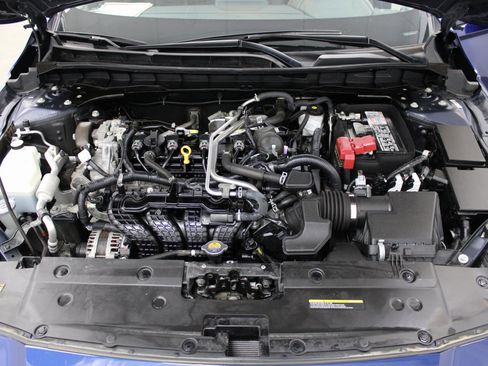 Used 2024 Nissan Altima 2.5 SR image 10