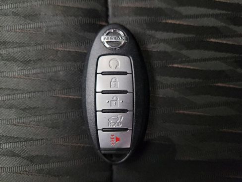 Used 2018 Nissan Rogue SV AWD/4WD image 32