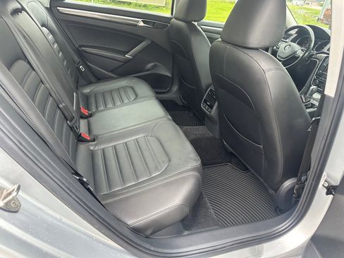 Used 2018 Volkswagen Passat 3.6 SEL Premium FWD image 22