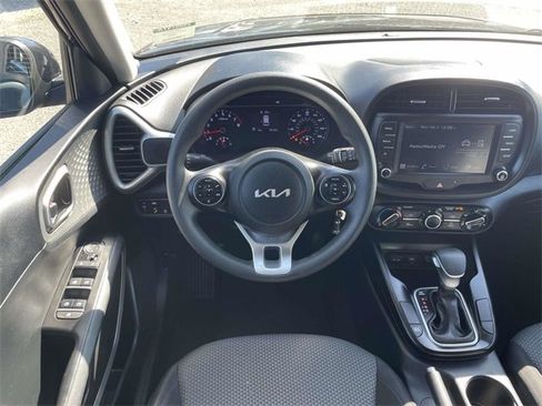 Used 2022 Kia Soul LX w/ Technology Package image 13