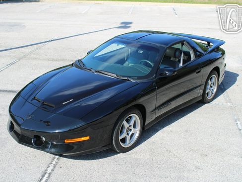 Used 1997 Pontiac Firebird Trans Am image 9