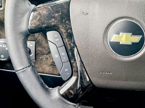 Used 2025 Chevrolet Express 2500 w/ Driver Convenience Package image 38