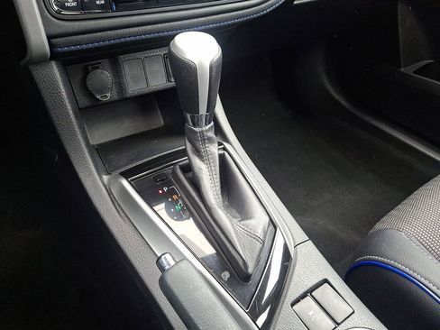 Used 2017 Toyota Corolla SE w/ SE Premium Package image 16