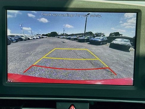 Used 2021 Hyundai Elantra SEL FWD image 15