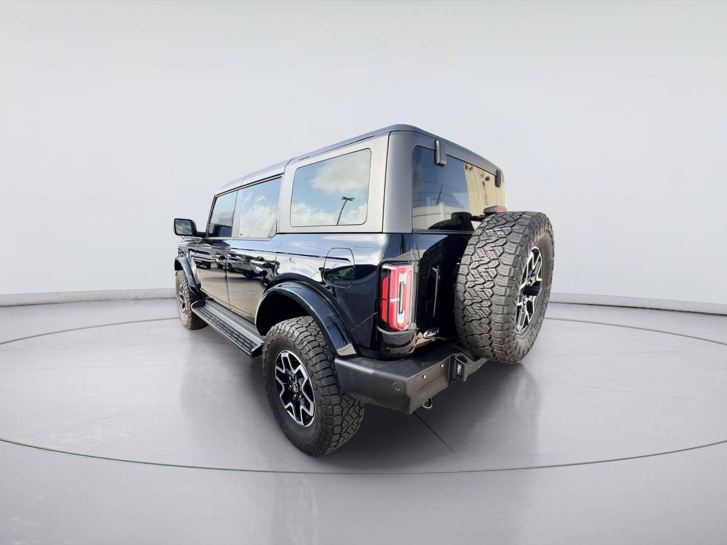Used 2025 Ford Bronco Outer Banks AWD/4WD image 5