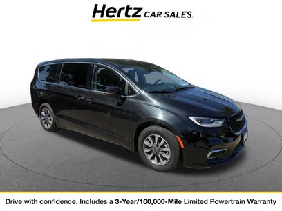 Used 2023 Chrysler Pacifica Touring-L