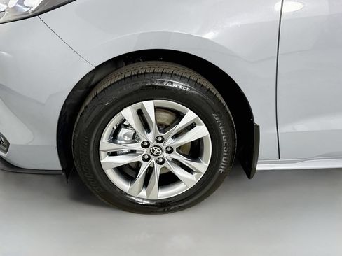 Certified 2023 Toyota Sienna XLE Woodland Edition AWD/4WD image 35