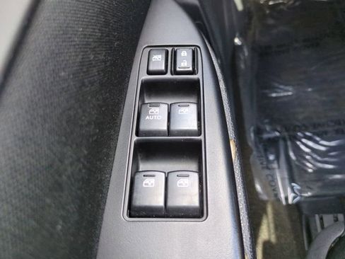 Used 2014 Subaru Legacy 2.5i Premium AWD/4WD image 20
