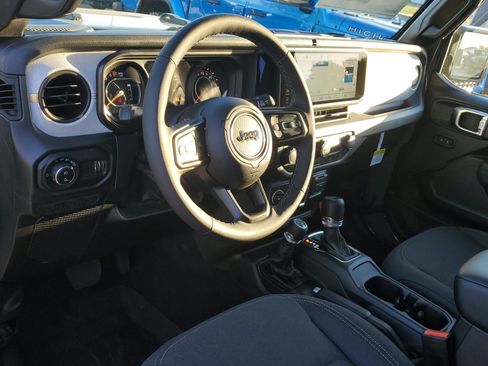 New 2025 Jeep Gladiator Sport image 15