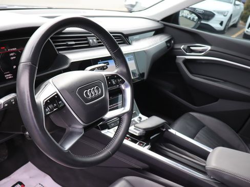 Used 2021 Audi e-tron Premium w/ Convenience Plus Package AWD/4WD image 10