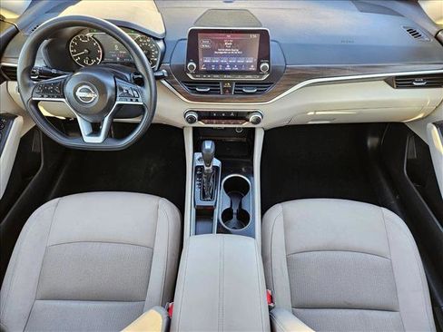 Used 2024 Nissan Altima 2.5 SV FWD image 22