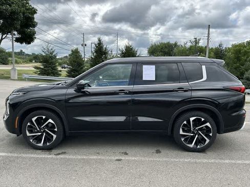 Used 2022 Mitsubishi Outlander SEL AWD/4WD image 2