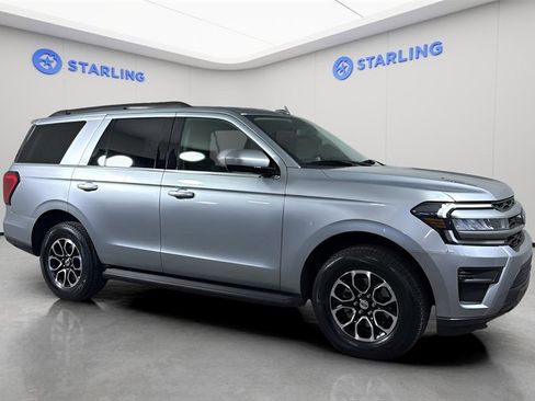 Used 2024 Ford Expedition XLT image 12