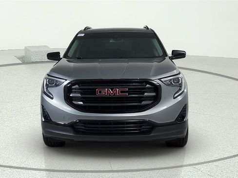 Used 2021 GMC Terrain SLT w/ Elevation Edition FWD image 2