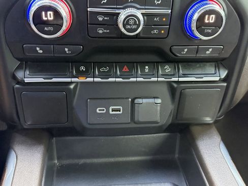 Used 2020 GMC Sierra 1500 Elevation w/ Elevation Value Package AWD/4WD image 25
